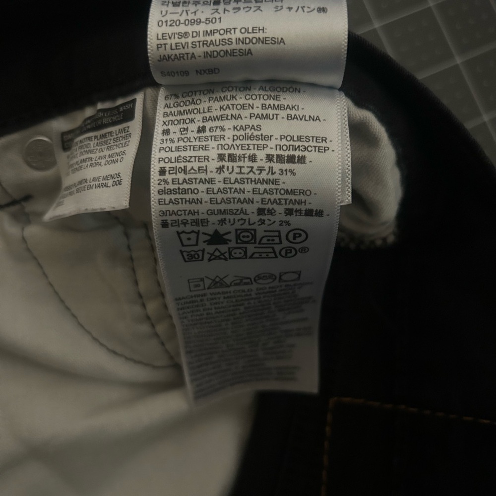 Men's Slim Fit Black Denim Jeans - Picture 8 of 10